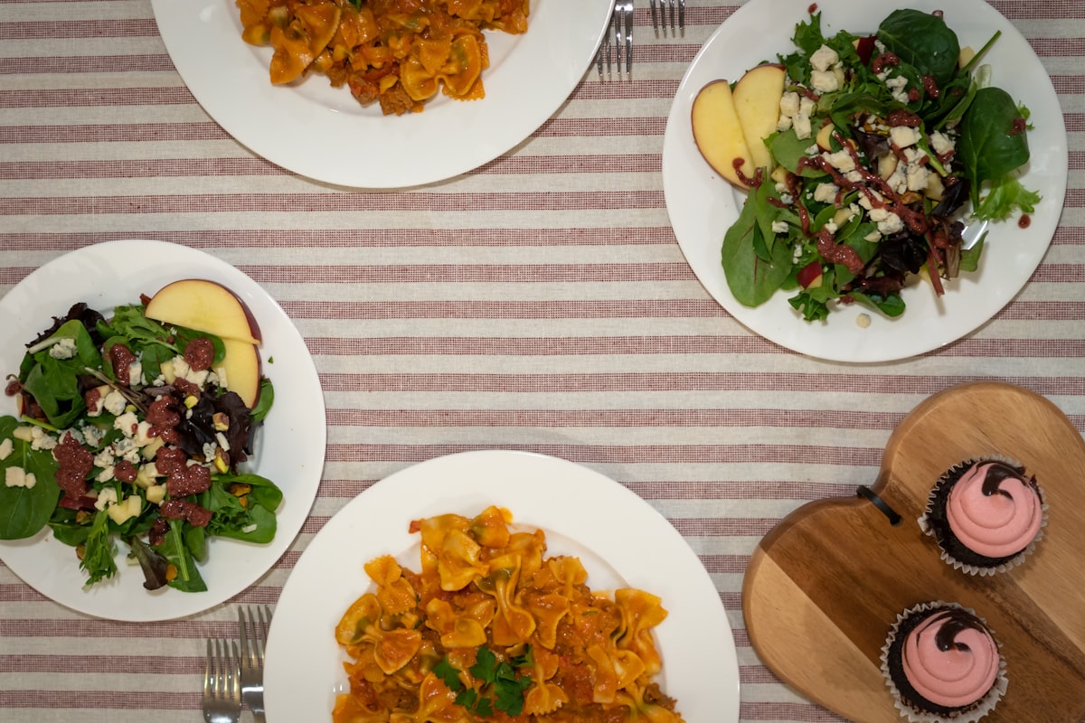 Editorial team member specializing in nutrition and wellness